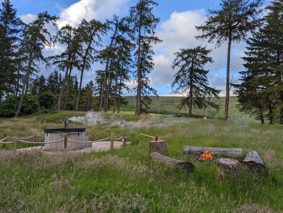 Waun Fach Retreat Hotel Крикоуел Екстериор снимка